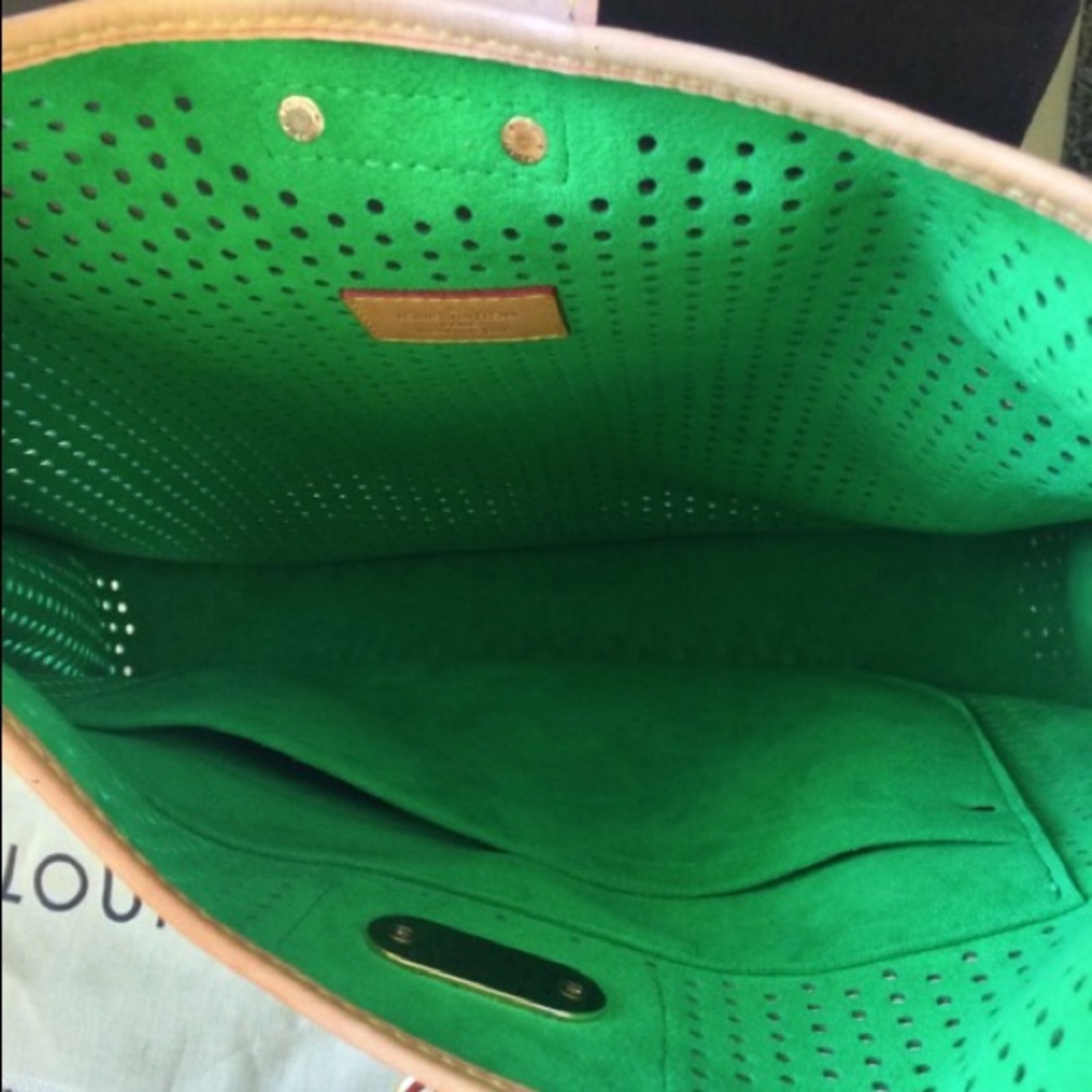 Louis Vuitton Bag - Picture 3 of 6